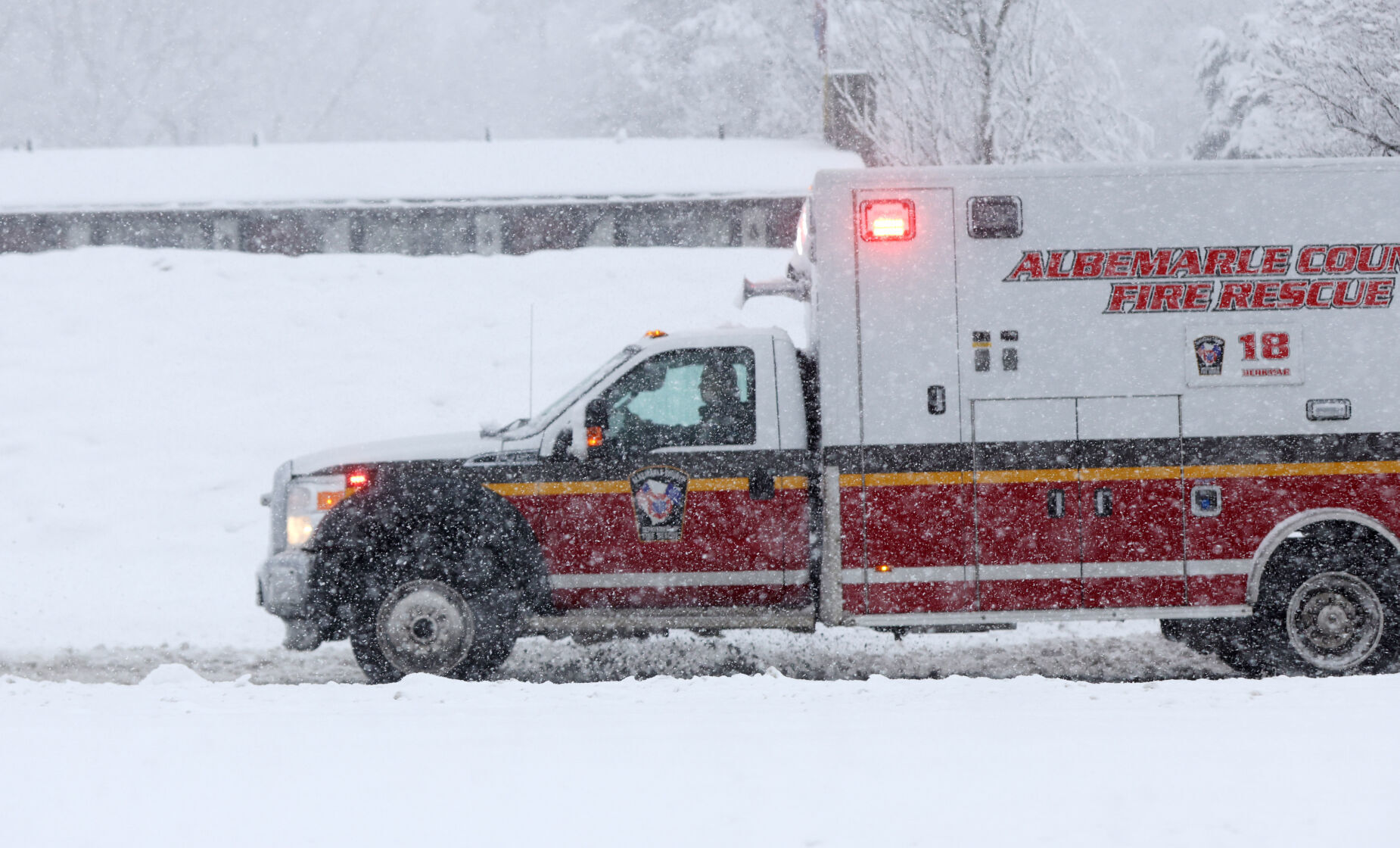010322-cdp-news-snow156.JPG